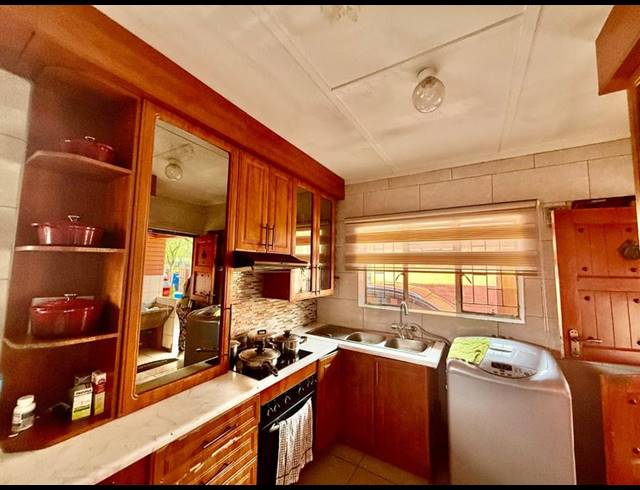 3 BEDROOM HOUSE FOR SALE IN VANDERBIJLPARK CW 5